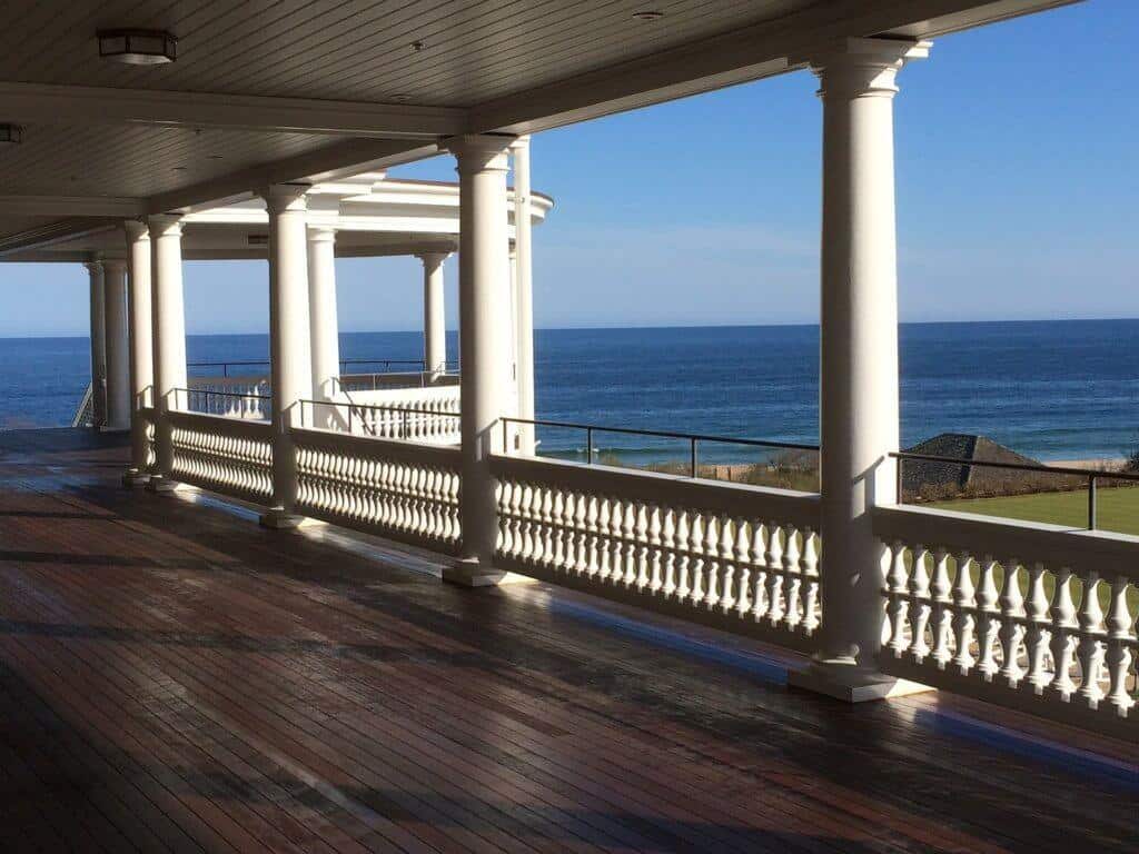 Veranda in legno: normativa e e autorizzazioni per la realizzazione Veranda sul balcone