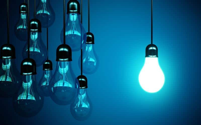 Differenza e vantaggi tra le lampadine led e quelle a filamento
