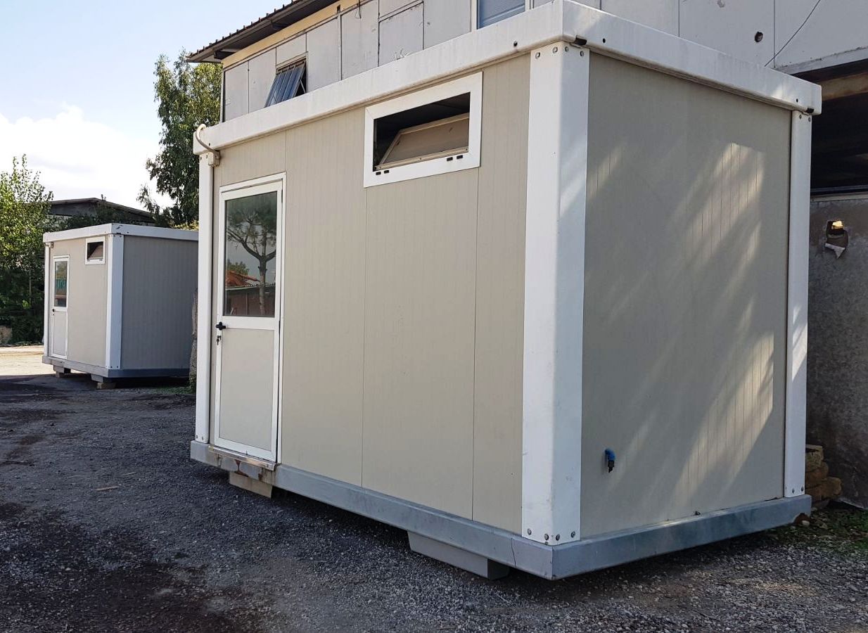 https://geometra24.it/wp-content/uploads/2019/12/bagno-chimico-cantiere.jpg